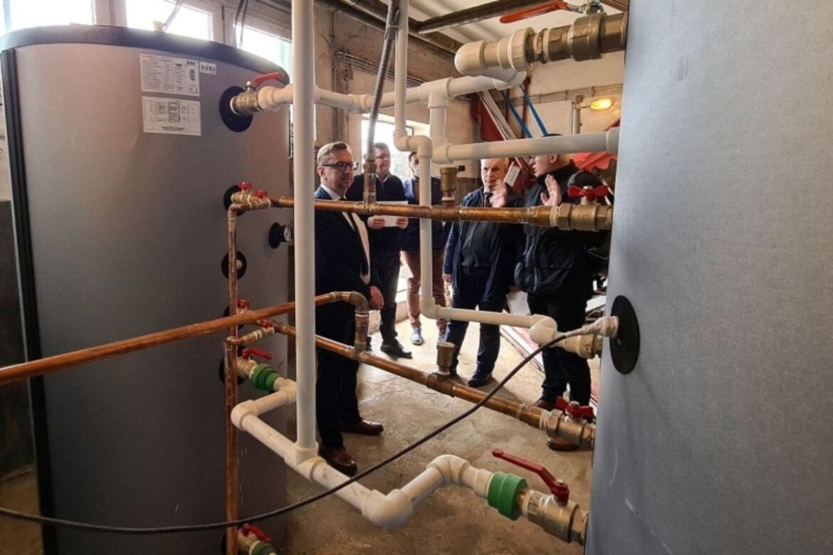 Đački dom u Zenici dobio novi solarni sistem za pripremu sanitarne vode