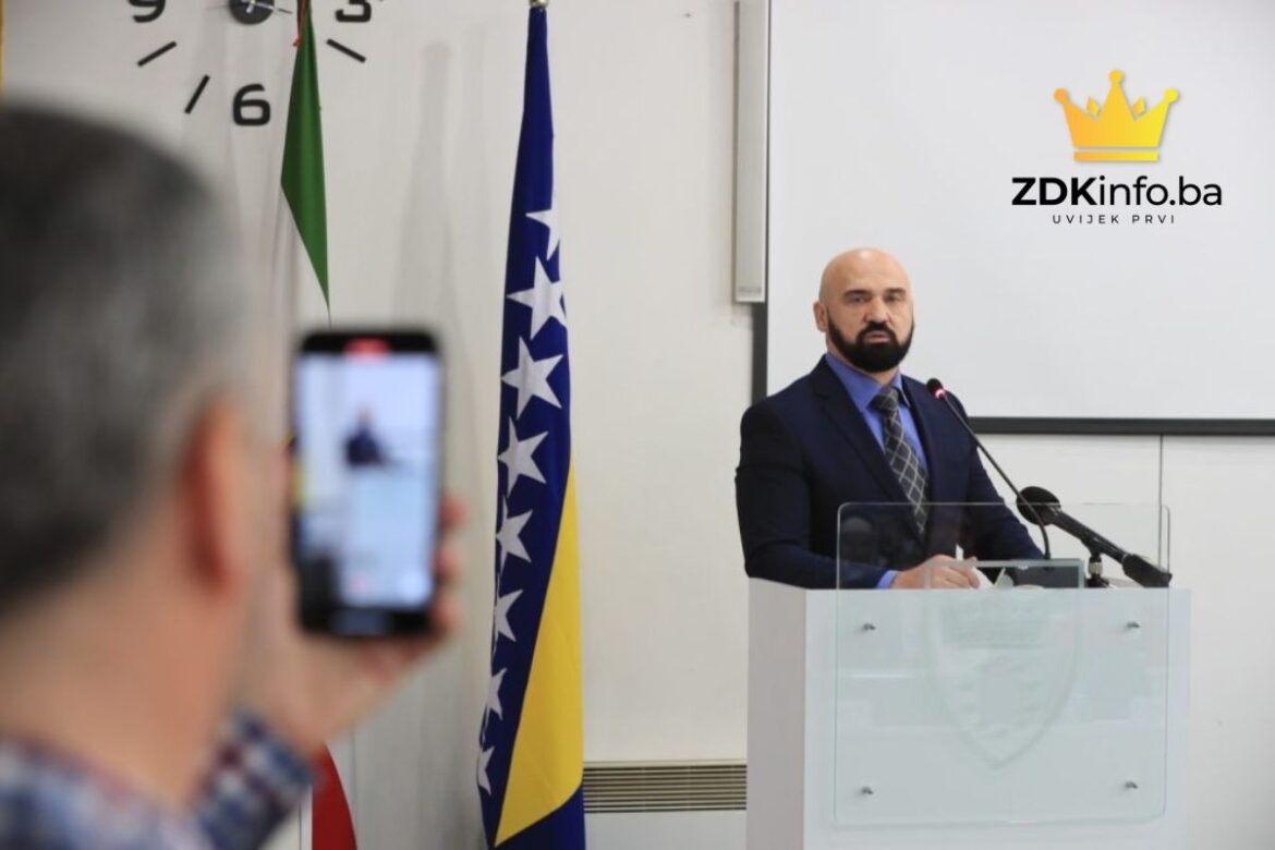 Ramo Isak pokrenuo Inicijativu za povećanje plata budžetskim korisnicima u ZDK