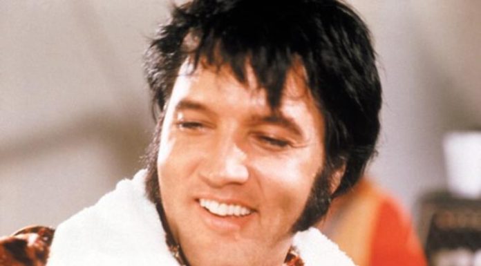 Elvis Prisli umro je dok je bio na WC šolji u 42. godini: Od prizora njegovog tela mrtvozornici su ostali u šoku