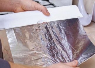 KOMAD ALUMINIJUMSKE FOLIJE STAVITE ISPRED VRATA: Preko noći ćete da se riješite veliki problem