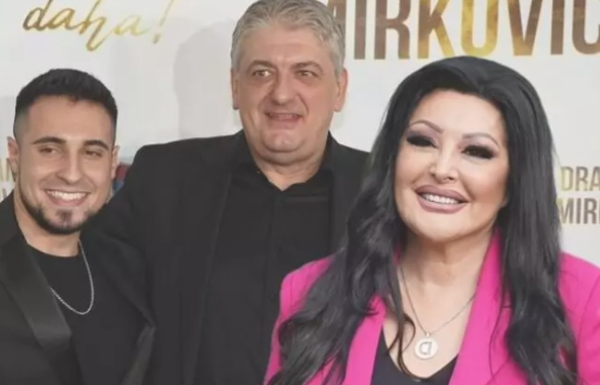 Prelijepu crnku zamijenio vatrenom plavušom: Zbog njenog zanimanja svi ostali bez teksta – prodavaIa se, svi su je 0kusili, pa njemu dospjela, užaas?