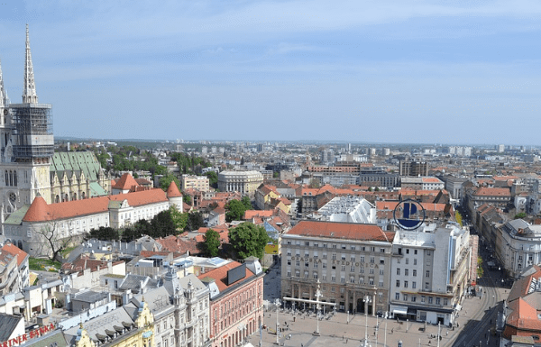 Jeziva priča iz Zagreba kruži svetom: Umrla, a niko nije primetio 35 godina!!Kad su je pronašli zatekli šokantan prizor….(FOTO)