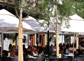 Gost zvao konobara da mu objasni grešku u računu i pita “Momak, šta si ti imao iz matematike”, a zbog njegovog odgovora je propao u zemlju