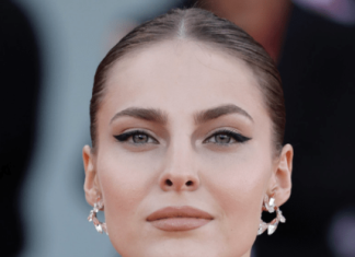 Tek što se saznalo da je u vezi sa DUŠKOM, Džejla Ramović zablistala u belom: Pogledajte ih samo blistaju od sreće!!! FOTO