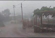 PANIKA I HAOS: Hercegovinu pogodilo nezapamćeno nevrijeme – sve se pretvorilo u LED! (VIDEO) USRED LJETA SVE OBIJELILO: Jako nevrijeme pogodilo Hercegovinu (VIDEO) - featured image