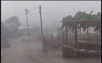 PANIKA I HAOS: Hercegovinu pogodilo nezapamćeno nevrijeme – sve se pretvorilo u LED! (VIDEO) USRED LJETA SVE OBIJELILO: Jako nevrijeme pogodilo Hercegovinu (VIDEO) - featured image