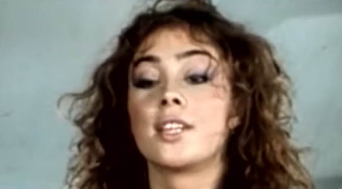 Naša glumica ne voli da kaže da je Srpkinja: Njene vrele scene gledao je ceo region, decu nikada nije želela Naša glumica ne voli da kaže da je Srpkinja: Njene vrele scene gledao je ceo region, decu nikada nije želela - featured image