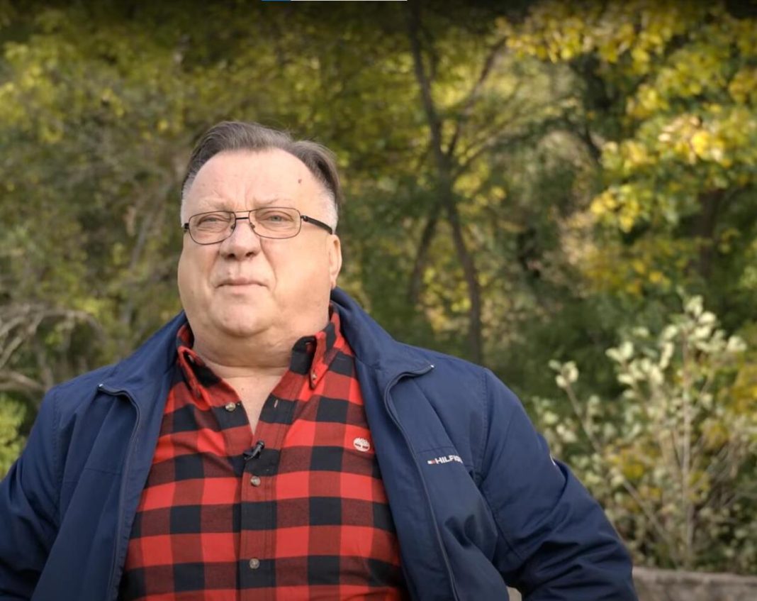 POZNATO STANJE HALIDA BEŠLIĆA: Pevač je u bolnici, a njegov menadžer se oglasio: Jetra mu ne fukcioniše kako treba, ovo će potrajati... - featured image
