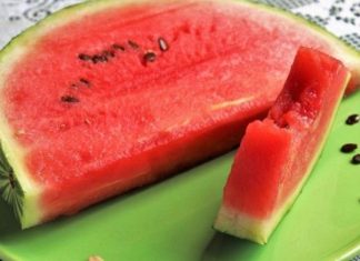 Znate li kako izabrati ‘pravu’ lubenicu: Obratite pažnju na ovih nekoliko detalja Znate li kako izabrati 'pravu' lubenicu: Obratite pažnju na ovih nekoliko detalja - featured image