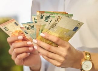 Za 3 znaka horoskopa stiže brdo para: Od danas dobijaju sve što požele, uspjeh i moć su sada njihovi Za 3 znaka horoskopa stiže brdo para: Od danas dobijaju sve što požele, uspjeh i moć su sada njihovi - featured image