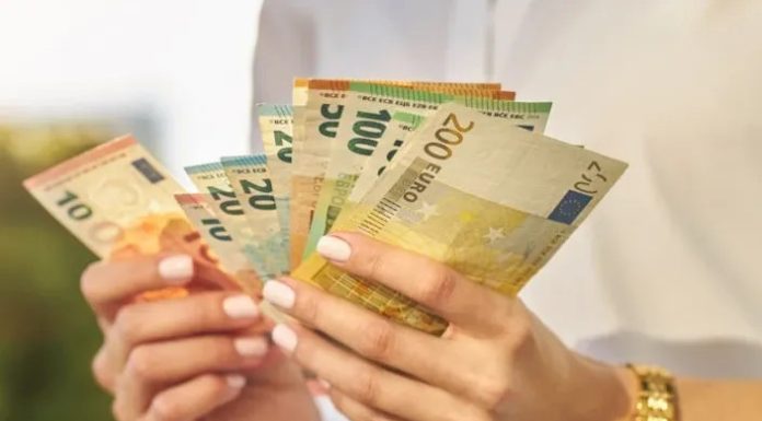 Za 3 znaka horoskopa stiže brdo para: Od danas dobijaju sve što požele, uspjeh i moć su sada njihovi Za 3 znaka horoskopa stiže brdo para: Od danas dobijaju sve što požele, uspjeh i moć su sada njihovi - featured image