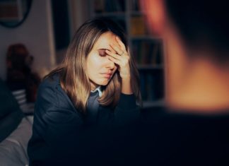 Kako shvatiti da je pred vama pokvarena žena: 10 znakova jasnih kao dan (br. 8 je osobina najpokvarenijih) Kako shvatiti da je pred vama pokvarena žena: 10 znakova jasnih kao dan (br. 8 je osobina najpokvarenijih) - featured image