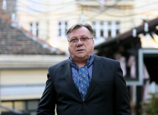 Ljubav o kojoj se i danas priča: Halid Bešlić voleo najlepšu Srpkinju, zbog nje nastala pesma, a sudbina ih umalo koštala života! Halid Bešlić je ludo voleo najlepšu Srpkinju zbog koje je nastala čuvena pesma: Zajedno doživeli saobraćajku i jedva izvukli živu glavu - featured image