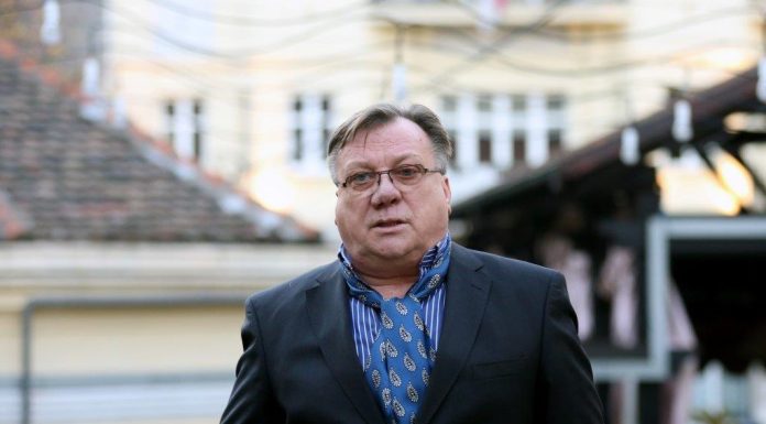 Ljubav o kojoj se i danas priča: Halid Bešlić voleo najlepšu Srpkinju, zbog nje nastala pesma, a sudbina ih umalo koštala života! Halid Bešlić je ludo voleo najlepšu Srpkinju zbog koje je nastala čuvena pesma: Zajedno doživeli saobraćajku i jedva izvukli živu glavu - featured image