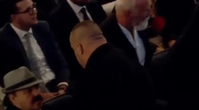 Ljudi bijesni zbog onoga što je Haris uradio u trenutku kada mu je prišao Halidov sin Ljudi bijesni zbog onoga što je Haris uradio u trenutku kada mu je prišao Halidov sin - featured image