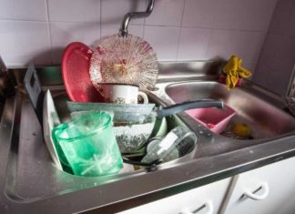 8 psiholoških problema koje otkriva nered u kući: Evo na šta ukazuje prljava kuhinja, prašina… 8 psiholoških problema koje otkriva nered u kući: Evo na šta ukazuje prljava kuhinja, prašina… - featured image