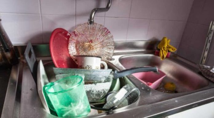 8 psiholoških problema koje otkriva nered u kući: Evo na šta ukazuje prljava kuhinja, prašina… 8 psiholoških problema koje otkriva nered u kući: Evo na šta ukazuje prljava kuhinja, prašina… - featured image