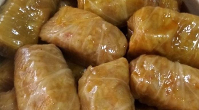 Samo ovako se pravi zaprška za sarmu: Kuhar otkrio caku zbog koje miriše kao kod bake Samo ovako se pravi zaprška za sarmu: Kuhar otkrio caku zbog koje miriše kao kod bake - featured image