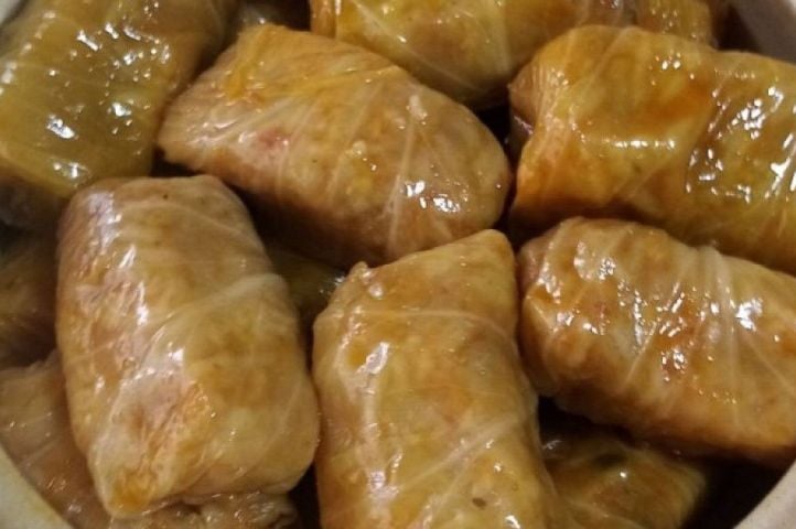 Samo ovako se pravi zaprška za sarmu: Kuhar otkrio caku zbog koje miriše kao kod bake - featured image Samo ovako se pravi zaprška za sarmu: Kuhar otkrio caku zbog koje miriše kao kod bake - featured image