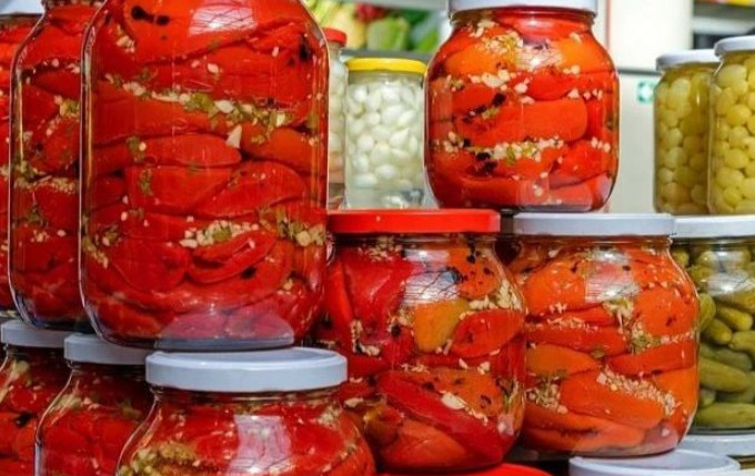 Kako se pravilno STERILIŠU tegle i flaše za ZIMNICU: Uradite ovako i nikad se više neće kvariti - featured image Kako se pravilno STERILIŠU tegle i flaše za ZIMNICU: Uradite ovako i nikad se više neće kvariti - featured image