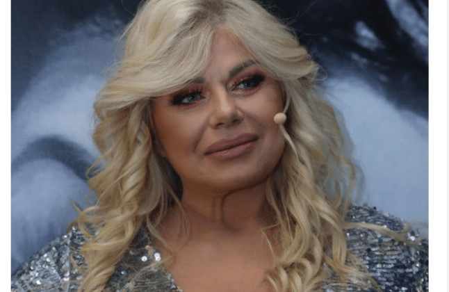 Bila je najveća zvezda devedesetih, a završila je OVAKO: Pogledajte gde živi Zorana Pavić, kuhinja u kojoj sprema hranu sve govori (FOTO) - featured image Bila je najveća zvezda devedesetih, a završila je OVAKO: Pogledajte gde živi Zorana Pavić, kuhinja u kojoj sprema hranu sve govori (FOTO) - featured image