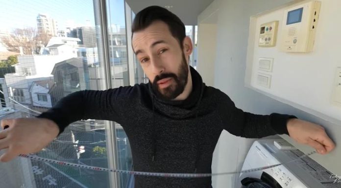 Nema krevet ni nameštaj, kupatilo gleda na ulicu: Kad vidite kako izgleda najmanji stan, više se nećete žaliti na svoju kvadraturu (VIDEO) Nema krevet ni nameštaj, kupatilo gleda na ulicu: Kad vidite kako izgleda najmanji stan, više se nećete žaliti na svoju kvadraturu (VIDEO) - featured image