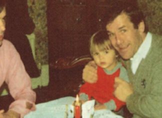 “Neko mi je pokucao na vrata uoči Božića”: Kad sam ga video rekao sam 2 reči koje su ženi i meni zauvek promenile život” "Neko mi je pokucao na vrata uoči Božića": Kad sam ga video rekao sam 2 reči koje su ženi i meni zauvek promenile život" - featured image