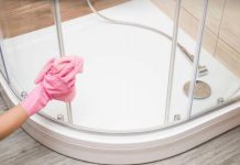 0LJUŠTIĆE KAMENAC Kao Da Je Kora Banane: Zbog 0ve Sitnice Će Vaša Tuš-Kabina Izgledati Kao Da Ste Je Tek Kupili 0LJUŠTIĆE KAMENAC Kao Da Je Kora Banane: Zbog 0ve Sitnice Će Vaša Tuš-Kabina Izgledati Kao Da Ste Je Tek Kupili - featured image