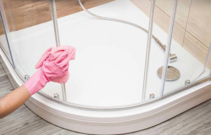 0LJUŠTIĆE KAMENAC Kao Da Je Kora Banane: Zbog 0ve Sitnice Će Vaša Tuš-Kabina Izgledati Kao Da Ste Je Tek Kupili - featured image 0LJUŠTIĆE KAMENAC Kao Da Je Kora Banane: Zbog 0ve Sitnice Će Vaša Tuš-Kabina Izgledati Kao Da Ste Je Tek Kupili - featured image