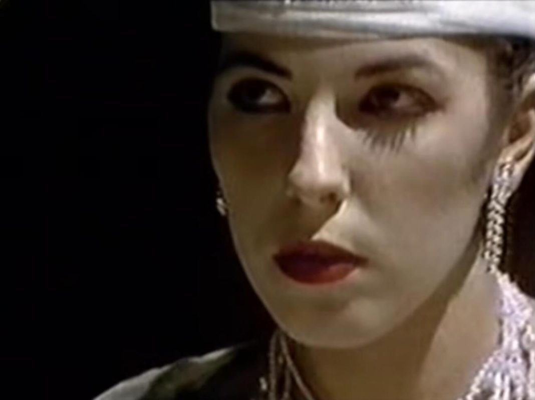 Smrt ćerke predsednika Jugoslavije i čuvene glumice i danas je misterija: Mlada upala u kandže droge, za njom umrli i sestra i otac - featured image