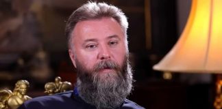 “NE PRAVITE CIRKUS NA GROBLJU” Otac Predrag upozorio za Zadušnice: PLASTIČNO CVEĆE JE SKORO PA GREH, A CIGARE… "NE PRAVITE CIRKUS NA GROBLJU" Otac Predrag upozorio za Zadušnice: PLASTIČNO CVEĆE JE SKORO PA GREH, A CIGARE... - featured image