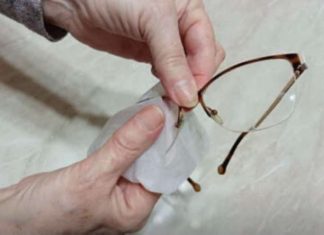 NIKAKO NE BACAJTE NAOČARE KADA IZGREBETE STAKLA: EVO KAKO DA BUDU KAO NOVE NIKAKO NE BACAJTE NAOČARE KADA IZGREBETE STAKLA: - featured image