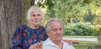 Ovo su 2 najgora poklona koja roditelji daju deci: Zbog toga se u starosti gorko kaju Ovo su 2 najgora poklona koja roditelji daju deci: Zbog toga se u starosti gorko kaju - featured image