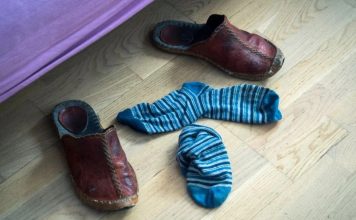 Nikada ne ostavljajte čarape pored kreveta: Evo i zašto Nikada ne ostavljajte čarape pored kreveta: Evo i zašto - featured image