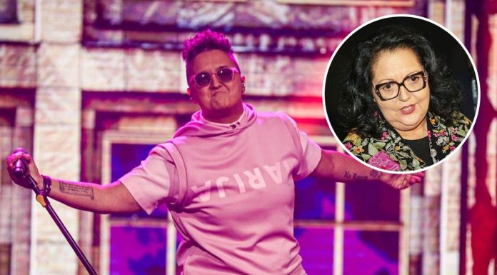 Marija Šerifović se obratila majci Verici usred koncerta: Pozvala je da ustane i posvetila joj pesmu (Video) Marija Šerifović se obratila majci Verici usred koncerta: Pozvala je da ustane i posvetila joj pesmu (Video) - featured image