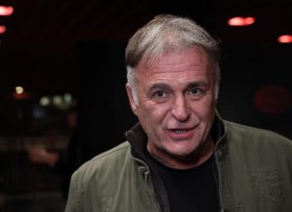 ZAVIRITE NA LUKSUZNO IMANJE BRANISLAVA LEČIĆA NA PERIFERIJI BEOGRADA: Bazen, kamin, kožna garnitura – Evo koliko naplaćuje dan u ovom raju na zemlji (FOTO) ZAVIRITE NA LUKSUZNO IMANJE BRANISLAVA LEČIĆA NA PERIFERIJI BEOGRADA: Bazen, kamin, kožna garnitura - Evo koliko naplaćuje dan u ovom raju na zemlji (FOTO) - featured image