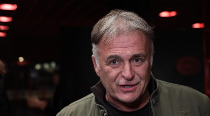 ZAVIRITE NA LUKSUZNO IMANJE BRANISLAVA LEČIĆA NA PERIFERIJI BEOGRADA: Bazen, kamin, kožna garnitura – Evo koliko naplaćuje dan u ovom raju na zemlji (FOTO) ZAVIRITE NA LUKSUZNO IMANJE BRANISLAVA LEČIĆA NA PERIFERIJI BEOGRADA: Bazen, kamin, kožna garnitura - Evo koliko naplaćuje dan u ovom raju na zemlji (FOTO) - featured image