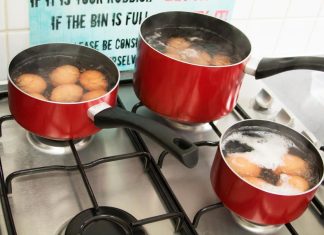 Bakin trik za kuvanje jaja bez pucanja: Samo jedan metod je pravi za ljusku jaku kao stena Bakin trik za kuvanje jaja bez pucanja: Samo jedan metod je pravi za ljusku jaku kao stena - featured image