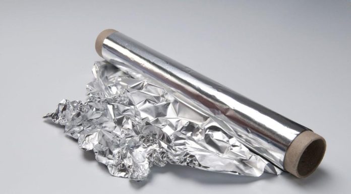 Dve kašike sirćeta na aluminijumsku foliju čine čuda, kad vidite čemu služe odmah ćete otrčati u kuhinju Dve kašike sirćeta na aluminijumsku foliju čine čuda, kad vidite čemu služe odmah ćete otrčati u kuhinju - featured image