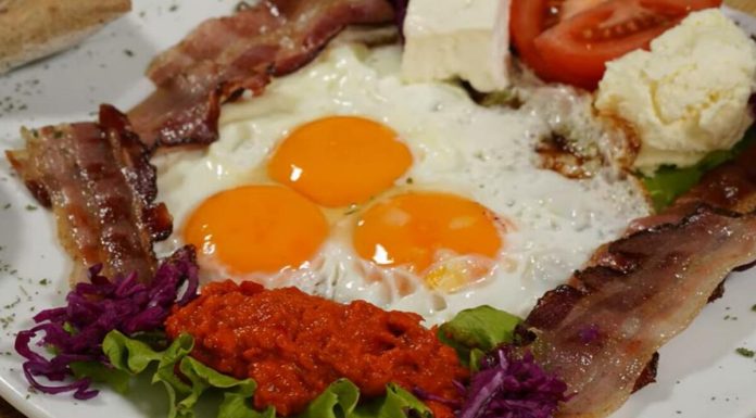 Holesterol ne skače od slanine a ni jaja: U pitanju su dve stvari koje su smrt za jetru i samo gomilaju masnoću Holesterol ne skače od slanine a ni jaja: U pitanju su dve stvari koje su smrt za jetru i samo gomilaju masnoću - featured image