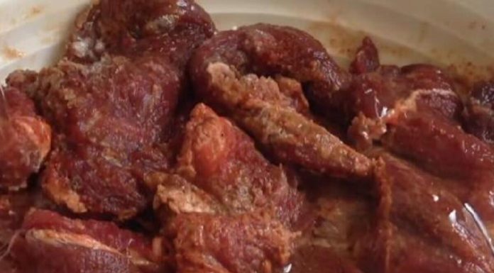 OVO MESO RAZARA SRCE, A NEMATE POJMA! Poput otrova je, a Srbi se dave u njemu! NISTE NI SVESNI KOLIKO JE OPASNO! OVO MESO RAZARA SRCE, A NEMATE POJMA! Poput otrova je, a Srbi se dave u njemu! NISTE NI SVESNI KOLIKO JE OPASNO! - featured image