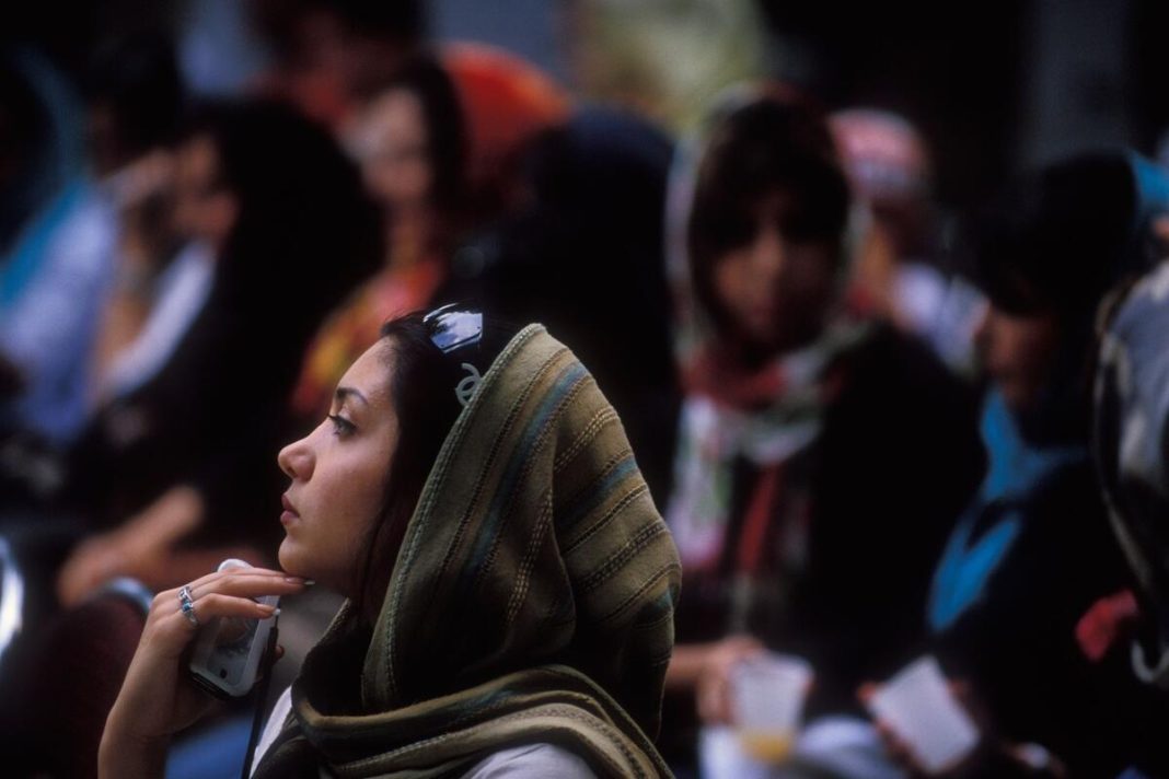 7 SVETIH PRAVILA NIJEDNA NE SME DA PREKRŠI: Ovako zaista žene žive u Iraku - SVEKRVA VODI GLAVNU REČ, A JEDNO... - featured image