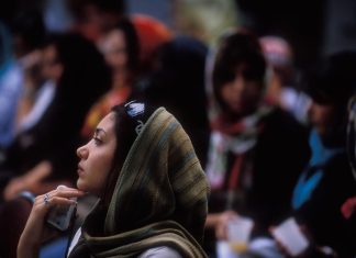 7 SVETIH PRAVILA NIJEDNA NE SME DA PREKRŠI: Ovako zaista žene žive u Iraku – SVEKRVA VODI GLAVNU REČ, a OVO pravilo ledi krv u žilama! 7 SVETIH PRAVILA NIJEDNA NE SME DA PREKRŠI: Ovako zaista žene žive u Iraku - SVEKRVA VODI GLAVNU REČ, A JEDNO... - featured image