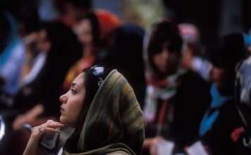 7 SVETIH PRAVILA NIJEDNA NE SME DA PREKRŠI: Ovako zaista žene žive u Iraku – SVEKRVA VODI GLAVNU REČ, a OVO pravilo ledi krv u žilama! 7 SVETIH PRAVILA NIJEDNA NE SME DA PREKRŠI: Ovako zaista žene žive u Iraku - SVEKRVA VODI GLAVNU REČ, A JEDNO... - featured image