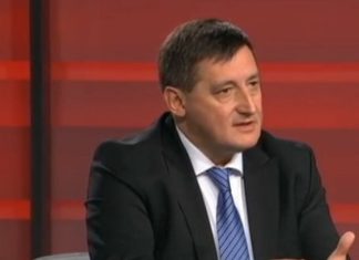 DOKTOR SA DEDINJA DIGAO UZBUNU! Sve više Srba pati od ovoga, ali ĆUTE – prepoznajte SIMPTOME na vreme, nije naivno DOKTOR SA DEDINJA DIGAO UZBUNU! Sve više Srba pati od ovoga, ali ĆUTE - prepoznajte SIMPTOME na vreme, nije naivno - featured image