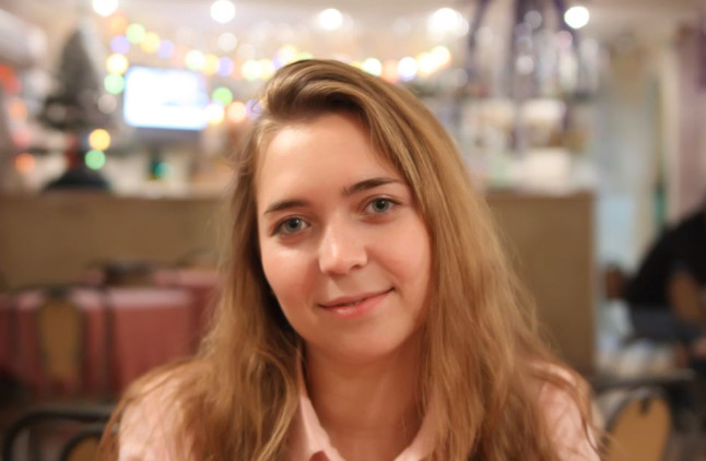 Bosanka zatekla muža sa drugom, pa otišla pravo u opštinu da se razvede: Molio ju je na kolenima pred svima, a ono što mu je rekla treba da pročita svaka žena - featured image Bosanka zatekla muža sa drugom, pa otišla pravo u opštinu da se razvede: Molio ju je na kolenima pred svima, a ono što mu je rekla treba da pročita svaka žena - featured image