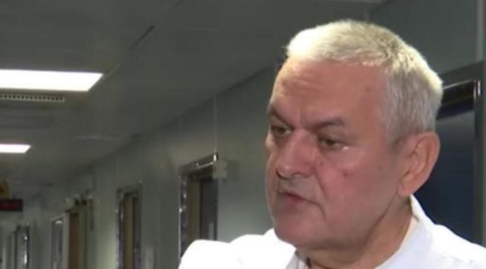 SRPSKI NEUROLOG RANKO UPOZORAVA: Ova pića su NAJOPASNIJA PO VRUĆINAMA – “UDARAJU NA MOZAK, SRCE I PRITISAK” SRPSKI NEUROLOG RANKO UPOZORAVA: Ova pića su NAJOPASNIJA PO VRUĆINAMA - "UDARAJU NA MOZAK, SRCE I PRITISAK" - featured image