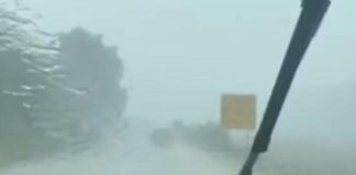 Snažno nevreme pogodilo ovaj deo Srbije, PROVALA OBLAKA PARALISALA SAOBRAĆAJ: Ne vidi se PRST PRED OKOM! (VIDEO) Snažno nevreme pogodilo ovaj deo Srbije, PROVALA OBLAKA PARALISALA SAOBRAĆAJ: Ne vidi se PRST PRED OKOM! (VIDEO) - featured image