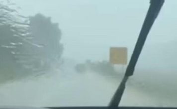 Snažno nevreme pogodilo ovaj deo Srbije, PROVALA OBLAKA PARALISALA SAOBRAĆAJ: Ne vidi se PRST PRED OKOM! (VIDEO) Snažno nevreme pogodilo ovaj deo Srbije, PROVALA OBLAKA PARALISALA SAOBRAĆAJ: Ne vidi se PRST PRED OKOM! (VIDEO) - featured image