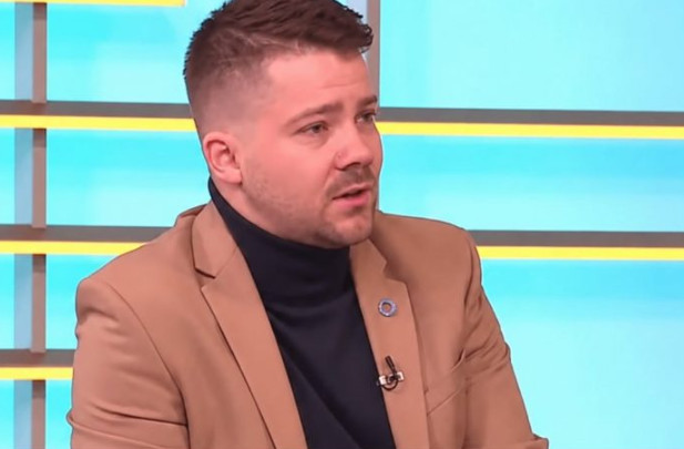 “NEĆETE DOBITI ŠEĆER AKO JEDETE SLATKO” Ljekar otkrio kako se dobije dijabetes, a ovo su simptomi koje ljudi ignorišu “NEĆETE DOBITI ŠEĆER AKO JEDETE SLATKO” Ljekar otkrio kako se dobije dijabetes, a ovo su simptomi koje ljudi ignorišu - featured image